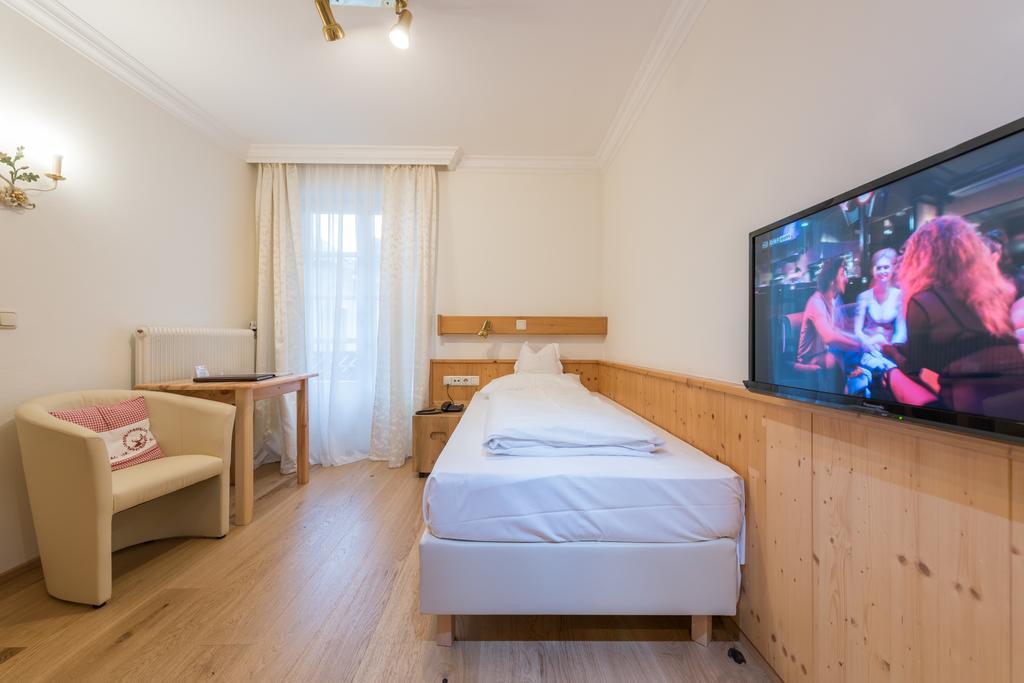 Hotel & Restaurant Ragginger Attersee Nussdorf am Attersee Bagian luar foto